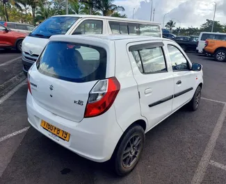 Vista frontale di un noleggio Suzuki Alto all'aeroporto di Mauritius, Mauritius ✓ Auto #7508. ✓ Cambio Automatico TM ✓ 0 recensioni.