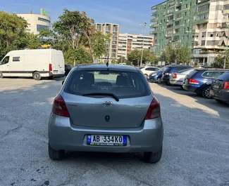 Toyota Yaris 2009 disponibile per il noleggio a Tirana, con limite di chilometraggio di illimitato.