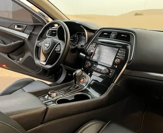 Nissan Maxima 2020 con sistema A trazione anteriore, disponibile a Dubai.