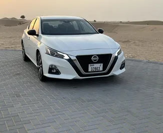 Noleggio auto Nissan Altima 2021 negli Emirati Arabi Uniti, con carburante Benzina e 188 cavalli di potenza ➤ A partire da 90 AED al giorno.