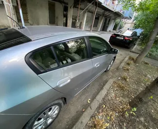 Noleggio auto Honda Insight 2014 in Georgia, con carburante Ibrido e 130 cavalli di potenza ➤ A partire da 80 GEL al giorno.