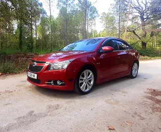 Vista frontale di un noleggio Chevrolet Cruze a Kutaisi, Georgia ✓ Auto #7606. ✓ Cambio Automatico TM ✓ 1 recensioni.