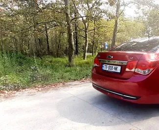 Noleggio auto Chevrolet Cruze 2011 in Georgia, con carburante Benzina e 140 cavalli di potenza ➤ A partire da 100 GEL al giorno.