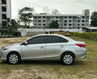 Noleggio auto Toyota Vios #7669 Automatico all'aeroporto di Phuket, dotata di motore 1,5L ➤ Da Jirawat in Thailandia.