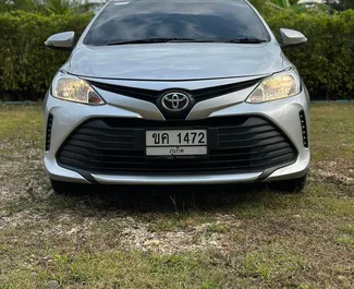 Motore Benzina da 1,3L di Toyota Vios 2019 per il noleggio all'aeroporto di Phuket.