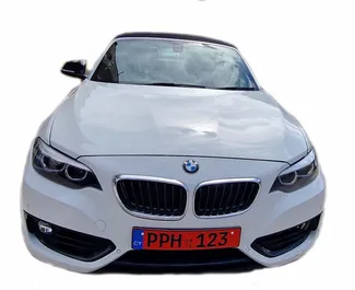 Vista frontale di un noleggio BMW 218i Cabrio a Paphos, Cipro ✓ Auto #7899. ✓ Cambio Automatico TM ✓ 1 recensioni.