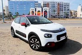 Vista frontale di un noleggio Citroen C3 all'aeroporto di Agadir, Marocco ✓ Auto #7734. ✓ Cambio Manuale TM ✓ 0 recensioni.