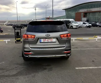 Interni di Kia Sorento in affitto in Georgia. Un'ottima auto da 7 posti con cambio Automatico.