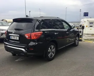 Noleggio Nissan Pathfinder. Auto Comfort, Premium, SUV, Crossover per il noleggio in Georgia ✓ Cauzione di Senza deposito ✓ Opzioni assicurative RCT, CDW.