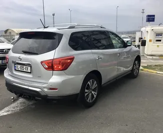 Nissan Pathfinder 2020 disponibile per il noleggio a Tbilisi, con limite di chilometraggio di illimitato.