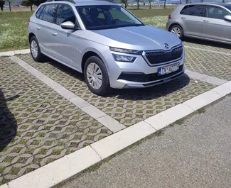 Vista frontale di un noleggio Skoda Kamiq a Tivat, Montenegro ✓ Auto #7689. ✓ Cambio Automatico TM ✓ 3 recensioni.