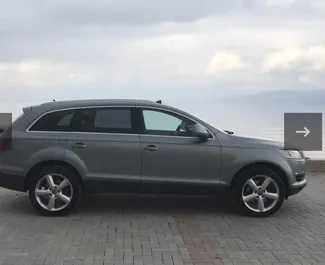 Vista frontale di un noleggio Audi Q7 a Tirana, Albania ✓ Auto #7853. ✓ Cambio Automatico TM ✓ 0 recensioni.