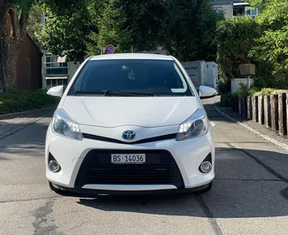 Motore Ibrido da 1,5L di Toyota Yaris 2013 per il noleggio a Tirana.