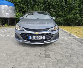 Noleggio Chevrolet Cruze. Auto Comfort per il noleggio in Georgia ✓ Cauzione di Deposito di 260 GEL ✓ Opzioni assicurative RCT, CDW, SCDW, FDW, Passeggeri, Furto.