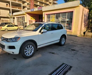 Noleggio auto Volkswagen Touareg 2011 in Georgia, con carburante Benzina e 260 cavalli di potenza ➤ A partire da 200 GEL al giorno.