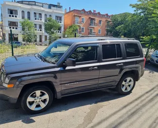 Noleggio auto Jeep Patriot 2014 in Georgia, con carburante Benzina e 176 cavalli di potenza ➤ A partire da 70 GEL al giorno.