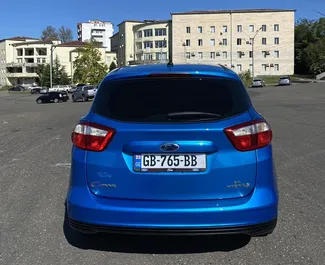 Interni di Ford C-Max in affitto in Georgia. Un'ottima auto da 5 posti con cambio Automatico.