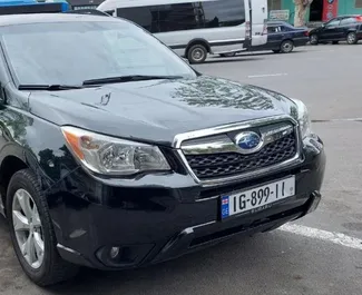 Vista frontale di un noleggio Subaru Forester a Tbilisi, Georgia ✓ Auto #8047. ✓ Cambio Automatico TM ✓ 0 recensioni.