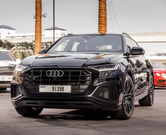 Vista frontale di un noleggio Audi Q8 a Dubai, Emirati Arabi Uniti ✓ Auto #4926. ✓ Cambio Automatico TM ✓ 0 recensioni.