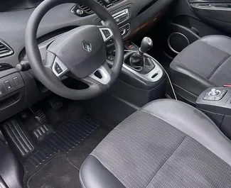 Noleggio Renault Scenic. Auto Comfort, Monovolume per il noleggio in Albania ✓ Cauzione di Deposito di 150 EUR ✓ Opzioni assicurative RCT, CDW, SCDW, All'estero.