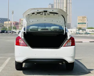 Noleggio auto Nissan Sunny 2023 negli Emirati Arabi Uniti, con carburante Benzina e 118 cavalli di potenza ➤ A partire da 70 AED al giorno.