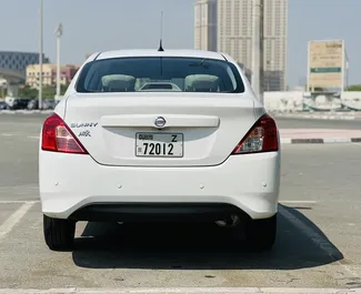 Motore Benzina da 1,5L di Nissan Sunny 2023 per il noleggio a Dubai.
