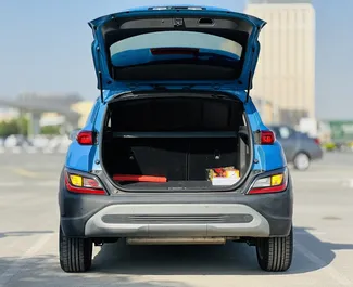 Noleggio Hyundai Kona. Auto Comfort, Crossover per il noleggio negli Emirati Arabi Uniti ✓ Cauzione di Senza deposito ✓ Opzioni assicurative RCT, FDW, Giovane.