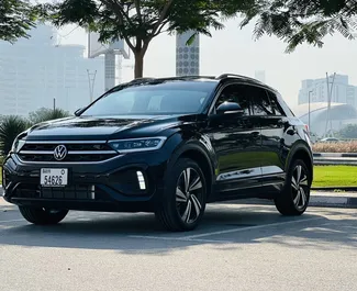 Noleggio auto Volkswagen T-Roc 2024 negli Emirati Arabi Uniti, con carburante Benzina e 148 cavalli di potenza ➤ A partire da 150 AED al giorno.