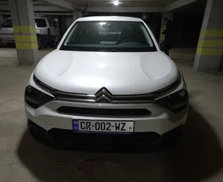 Motore Benzina da 1,2L di Citroen C4 X 2023 per il noleggio all'aeroporto di Tbilisi.