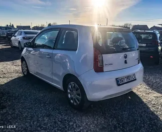 Noleggio Skoda Citigo. Auto Economica per il noleggio in Serbia ✓ Cauzione di Deposito di 200 EUR ✓ Opzioni assicurative CDW, Giovane.