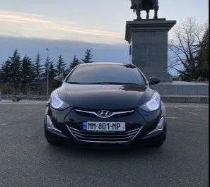 Vista frontale di un noleggio Hyundai Elantra a Kutaisi, Georgia ✓ Auto #8037. ✓ Cambio Automatico TM ✓ 0 recensioni.