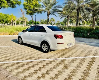 Noleggio Kia Pegas. Auto Economica per il noleggio negli Emirati Arabi Uniti ✓ Cauzione di Deposito di 1000 AED ✓ Opzioni assicurative RCT, SCDW, Passeggeri, Furto, Senza deposito.