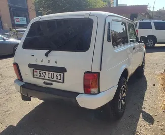 Noleggio auto Lada Niva 2022 in Armenia, con carburante Benzina e 81 cavalli di potenza ➤ A partire da 41 USD al giorno.