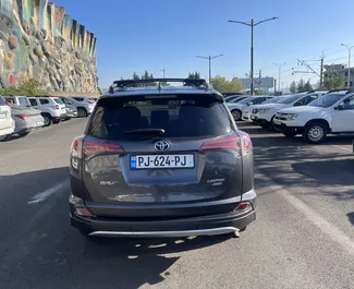 Motore Benzina da 2,5L di Toyota Rav4 2017 per il noleggio all'aeroporto di Tbilisi.