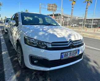 Motore Diesel da 1,6L di Citroen C-Elysee 2018 per il noleggio a Tirana.