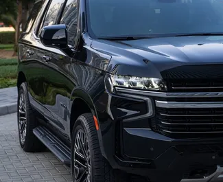 Noleggio auto Chevrolet Tahoe 2023 negli Emirati Arabi Uniti, con carburante Benzina e 420 cavalli di potenza ➤ A partire da 600 AED al giorno.