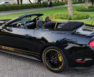 Noleggio auto Ford Mustang Cabrio 2022 negli Emirati Arabi Uniti, con carburante Benzina e 400 cavalli di potenza ➤ A partire da 280 AED al giorno.