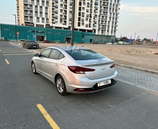 Noleggia Hyundai Elantra a Dubai Emirati Arabi Uniti