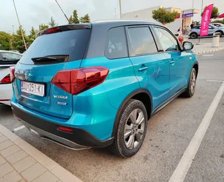 Vista frontale di un noleggio Suzuki Vitara all'aeroporto di Dubrovnik, Croazia ✓ Auto #8815. ✓ Cambio Automatico TM ✓ 0 recensioni.