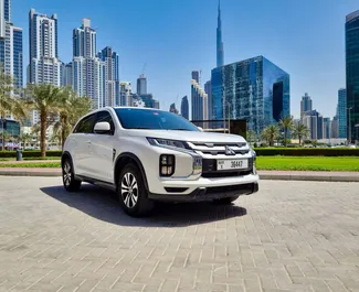 Vista frontale di un noleggio Mitsubishi ASX a Dubai, Emirati Arabi Uniti ✓ Auto #8728. ✓ Cambio Automatico TM ✓ 1 recensioni.