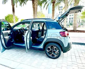 Noleggio auto Citroen C3 Aircross 2024 negli Emirati Arabi Uniti, con carburante Benzina e 109 cavalli di potenza ➤ A partire da 79 AED al giorno.