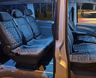 Mercedes-Benz Vito Tourer Pro 2010 disponibile per il noleggio a Tbilisi, con limite di chilometraggio di illimitato.