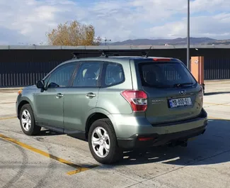 Interni di Subaru Forester in affitto in Georgia. Un'ottima auto da 5 posti con cambio Automatico.