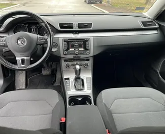 Noleggio auto Volkswagen Passat 2015 in Serbia, con carburante Diesel e 140 cavalli di potenza ➤ A partire da 40 EUR al giorno.