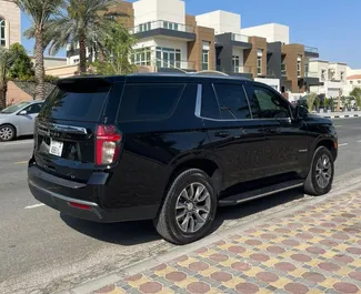 Noleggio auto Chevrolet Tahoe 2023 negli Emirati Arabi Uniti, con carburante Benzina e 343 cavalli di potenza ➤ A partire da 550 AED al giorno.