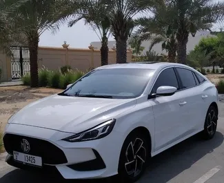 Vista frontale di un noleggio MG 5/GT a Dubai, Emirati Arabi Uniti ✓ Auto #8617. ✓ Cambio Automatico TM ✓ 0 recensioni.