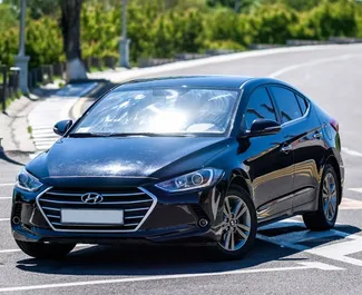 Vista frontale di un noleggio Hyundai Elantra a Yerevan, Armenia ✓ Auto #9066. ✓ Cambio Automatico TM ✓ 0 recensioni.