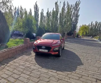 Vista frontale di un noleggio Hyundai Kona a Yerevan, Armenia ✓ Auto #9061. ✓ Cambio Automatico TM ✓ 0 recensioni.