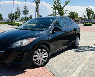 Vista frontale di un noleggio Mazda 3 a Yerevan, Armenia ✓ Auto #9120. ✓ Cambio Automatico TM ✓ 0 recensioni.