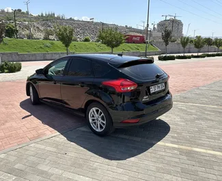 Ford Focus 2018 disponibile per il noleggio a Yerevan, con limite di chilometraggio di illimitato.